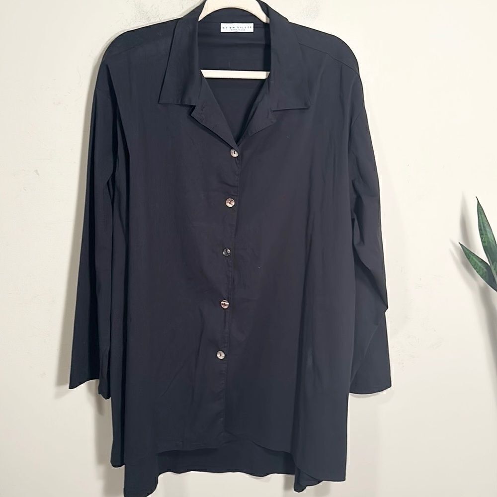 Brynn Walker Black Front Button Tunic Top M